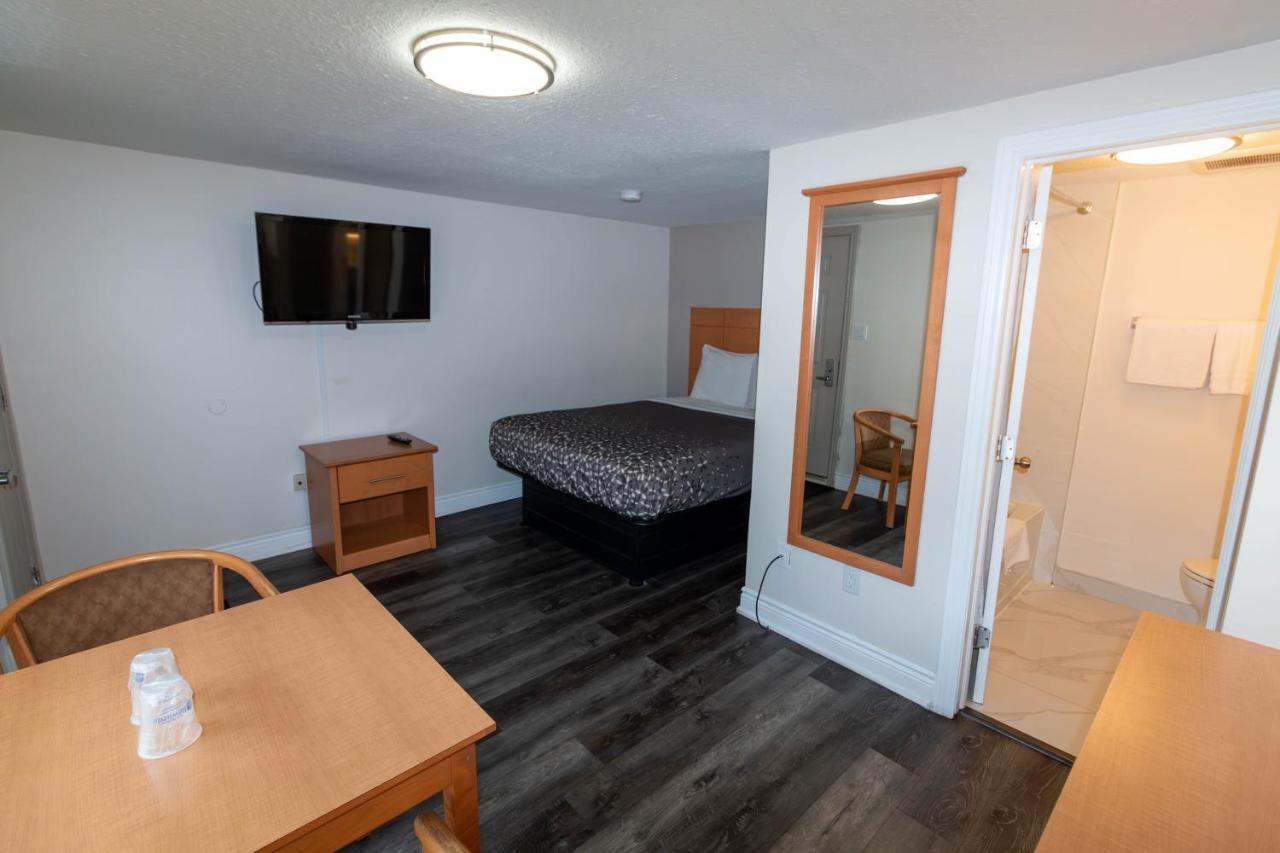 Borden Inn&Suites Angus Buitenkant foto