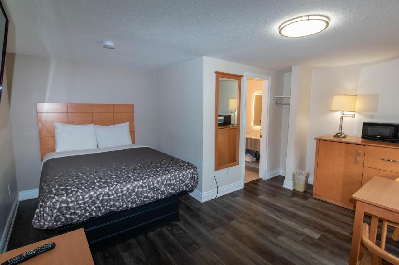 Borden Inn&Suites Angus Buitenkant foto