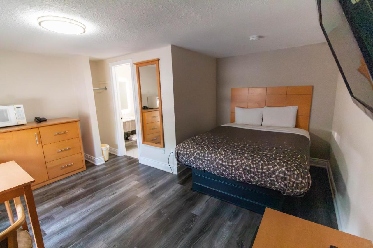 Borden Inn&Suites Angus Buitenkant foto