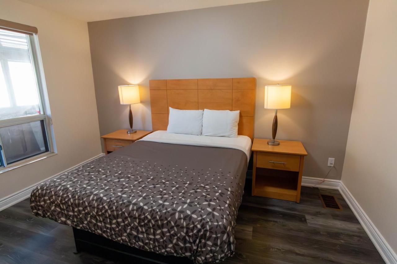 Borden Inn&Suites Angus Buitenkant foto