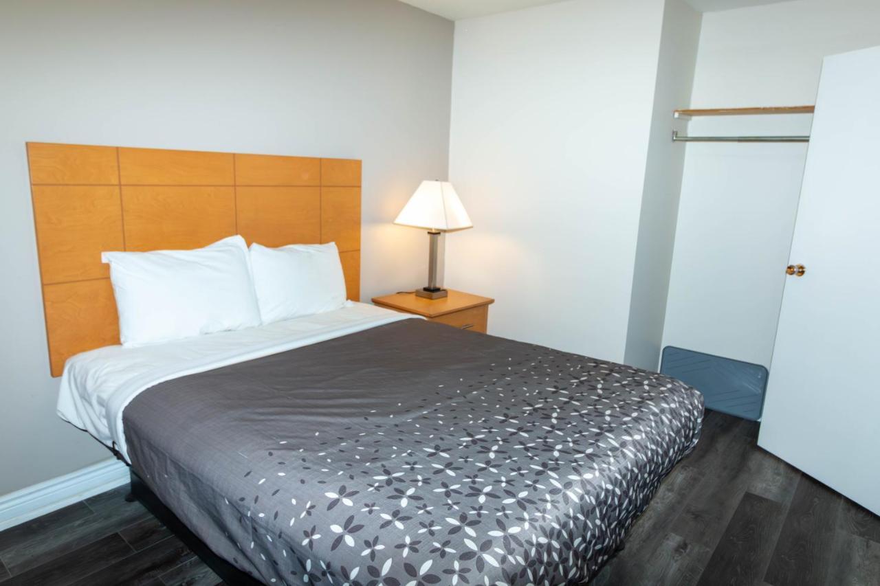 Borden Inn&Suites Angus Buitenkant foto
