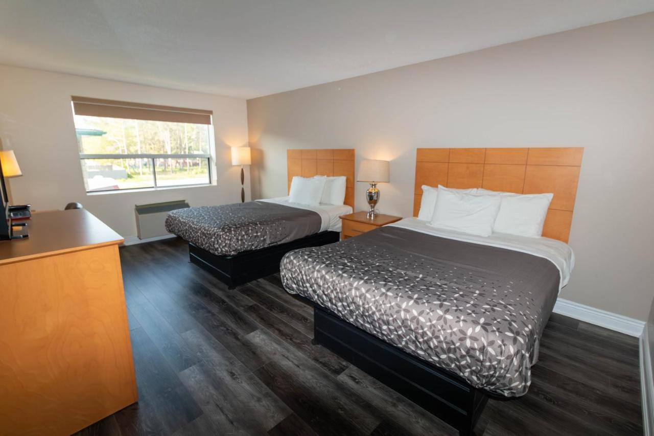 Borden Inn&Suites Angus Buitenkant foto