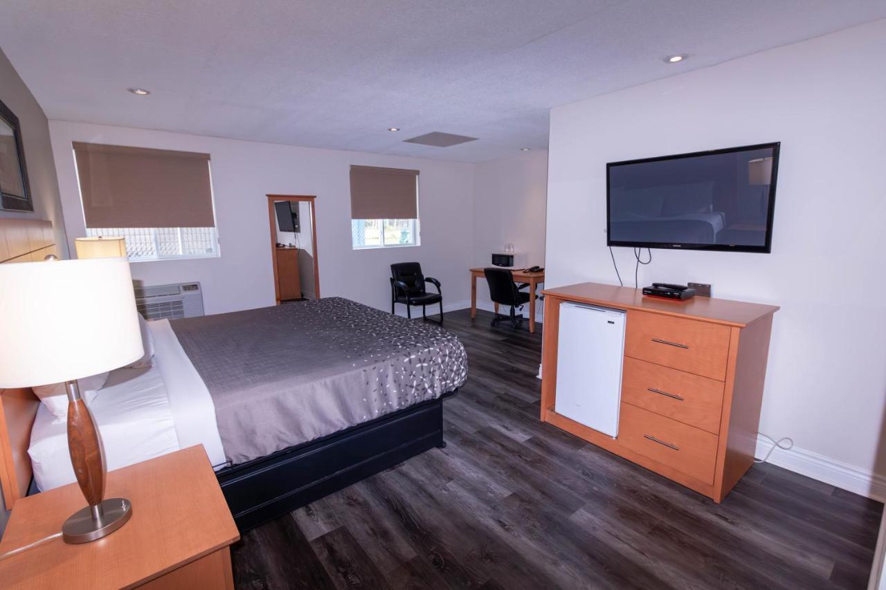 Borden Inn&Suites Angus Buitenkant foto