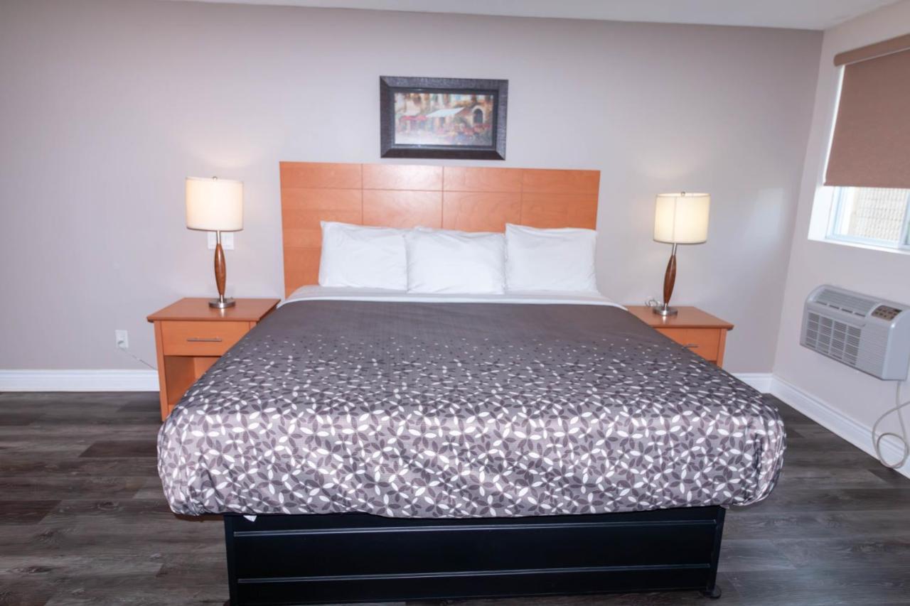Borden Inn&Suites Angus Buitenkant foto