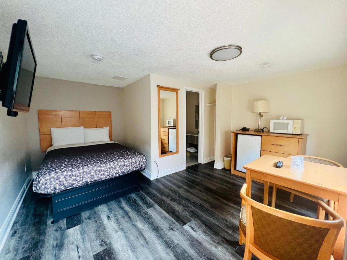 Borden Inn&Suites Angus Buitenkant foto